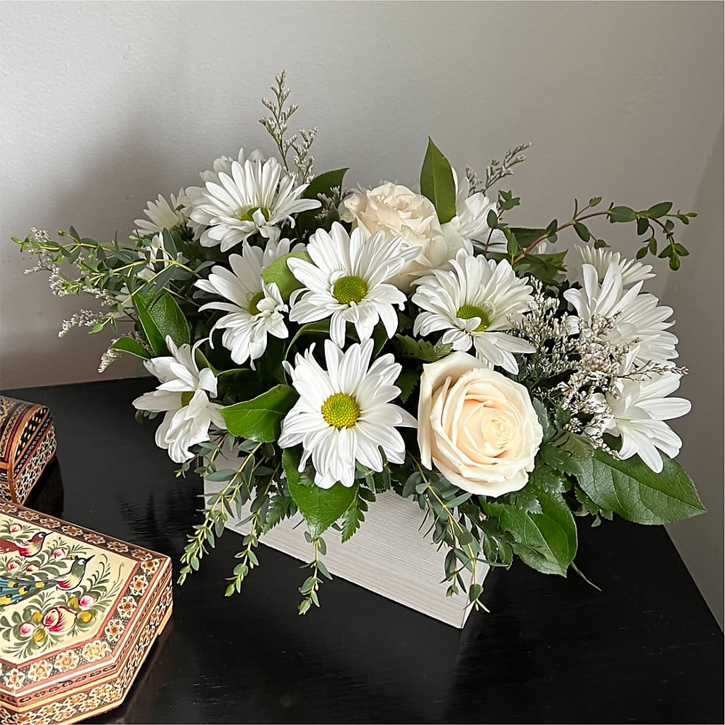 Fresh Linen Box Bouquet –  Liberty Flower Farm, Forest VA